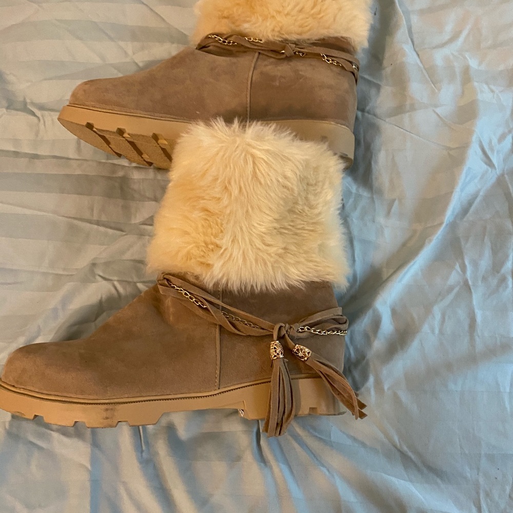 Brand new fashion boots
